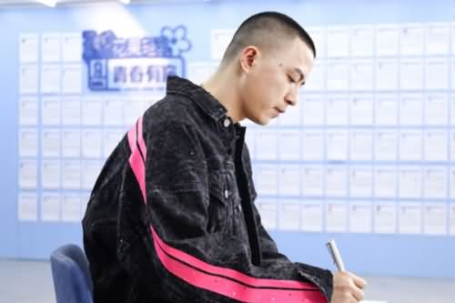 jonyj女儿什么时候出生的