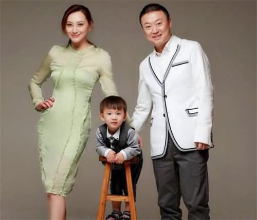 马琳为儿子庆生 马琳儿子正面照和老婆张雅晴出镜