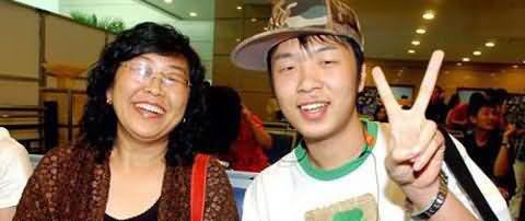 杜海涛和母亲母子相十足