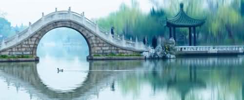 据沈括《梦溪笔谈·补笔谈》,唐时扬州城内水道纵横,有茶园桥,大明桥