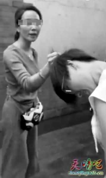 好声音学员被撞后遭两名骑车人殴打