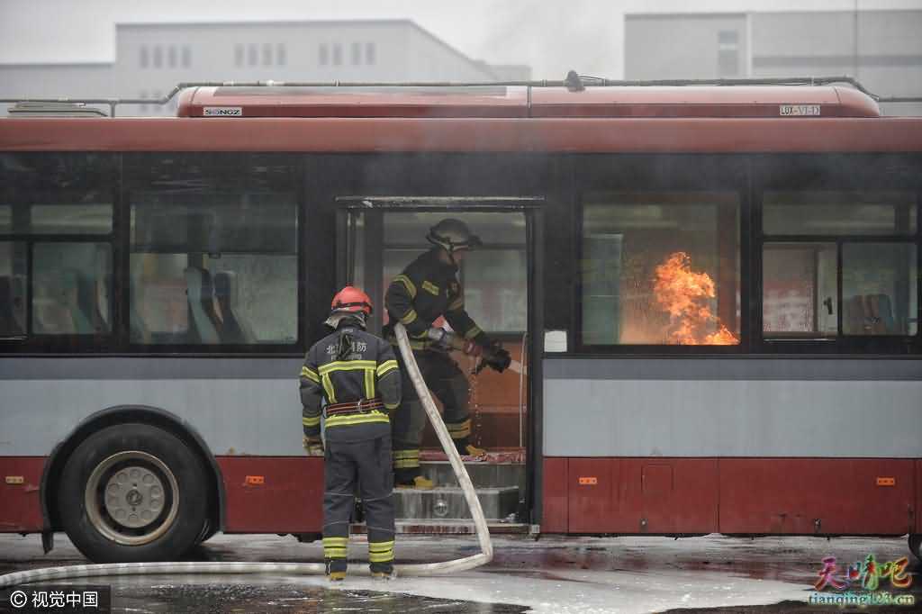 北京半数公交将实现“一键报警”