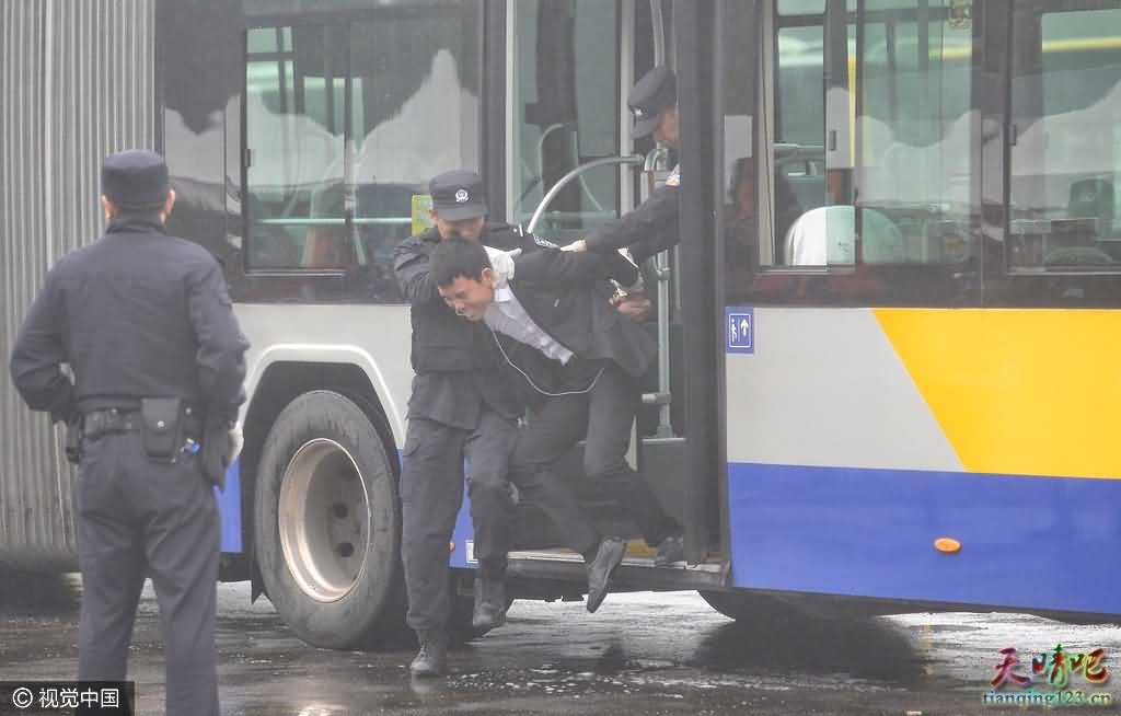 北京半数公交将实现“一键报警”