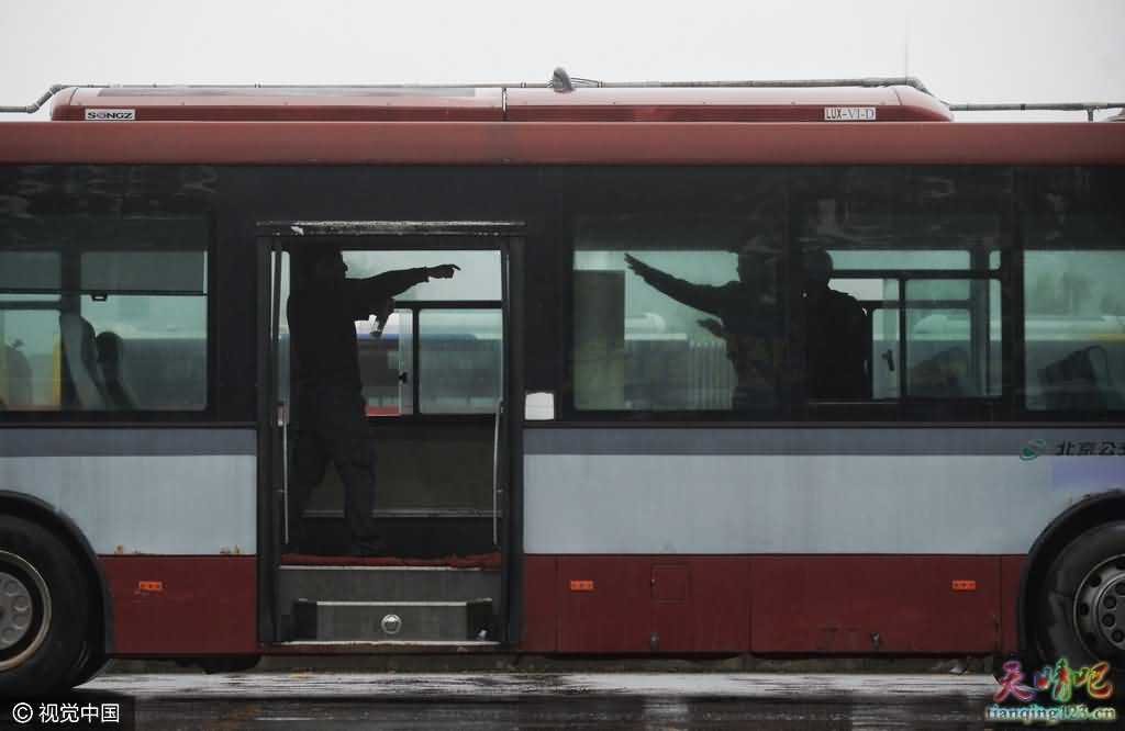 北京半数公交将实现“一键报警”