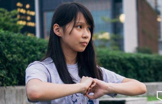 港独分子周庭出席活动被当场KO:何来资格竞选