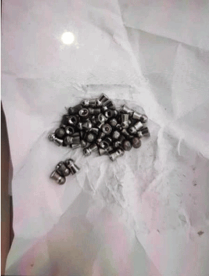 警方收缴的涉事气枪子弹。