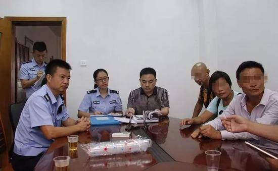 15岁少年飙车撞路基摔死 过路司机好心报警赔51万