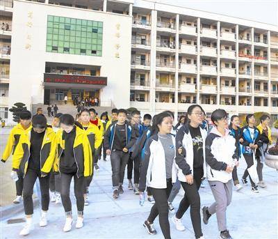 秀屿东峤贫困学生补助金躺在账上