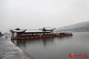 大雪的杭州西湖初雪美不胜收 现断桥残雪