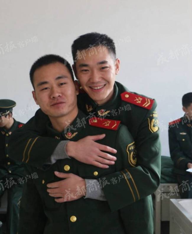 消防员牺牲 与妻子最后通话只说四字"我在救火"(图)