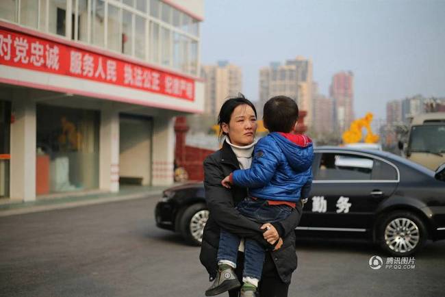 消防员牺牲 与妻子最后通话只说四字"我在救火"(图)