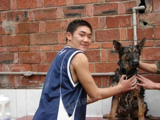 消防员牺牲 与妻子最后通话只说四字"我在救火"(图)