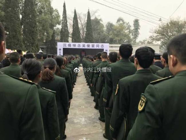 消防员牺牲 与妻子最后通话只说四字"我在救火"(图)