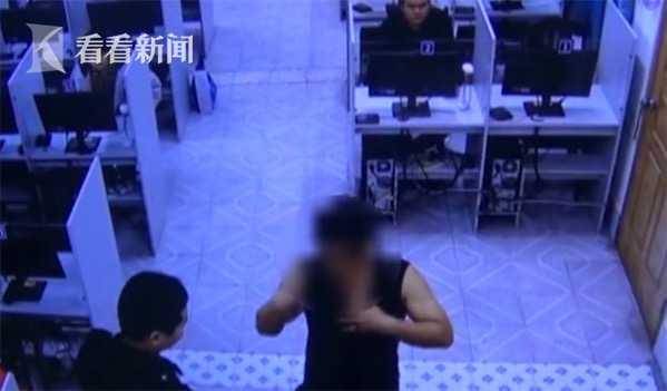 男子驾考作弊全副武装