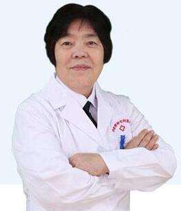 医师李沛英