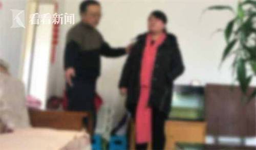 7岁女孩被老师砸伤 说是为了吓唬旁边男生失手了