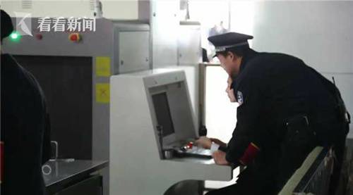 女乘客携九把刀坐火车被拦 辨称只是工艺品