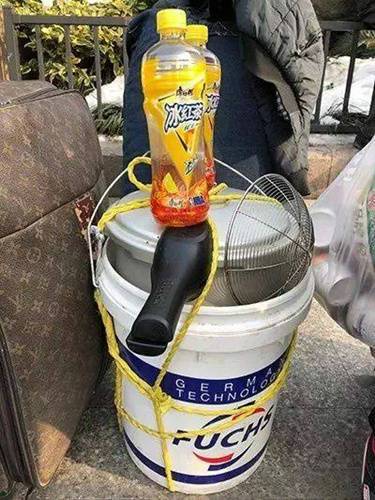 新一代“春运神器”！有人拎了30多个回家