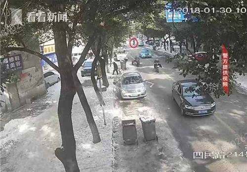 21岁男子抢劫被抓后 央求民警先帮忙买份盒饭