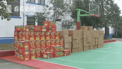 惊吓！私藏六百多箱烟花爆竹 民宅成“炸药库”