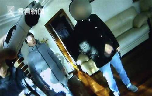 奶奶为讨孙子“欢心”开着路虎去玩具店偷玩具车