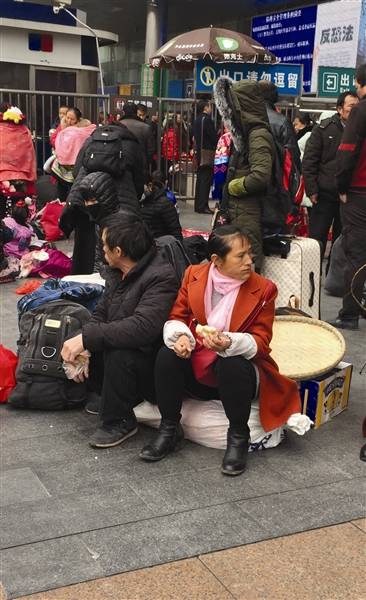 亲情满满的春运回家路