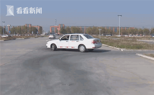 三十多岁女学员考科目二时因紧张昏厥