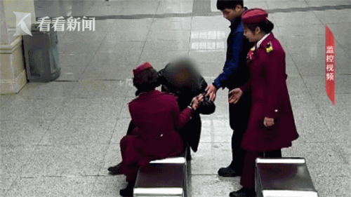 武汉地铁大智路男子撒酒疯 