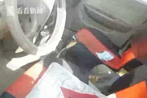 无证驾驶被查 慌不择路丢下七岁儿子跳河逃跑