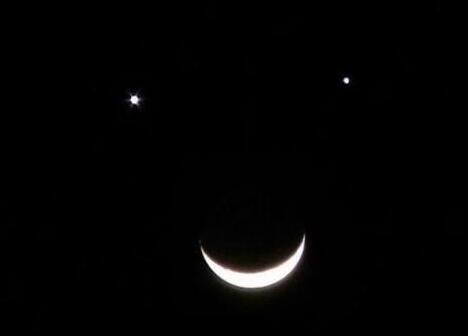 火星和土星联袂上演“双星会月”天象