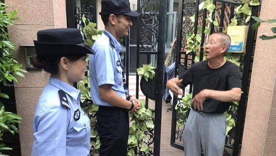 民警冒充骗子给居民打诈骗电话 被秒挂电话后笑了