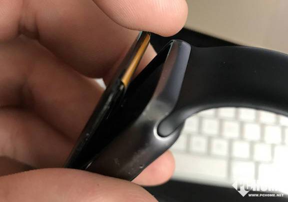 苹果手表遭诉讼：屏幕破裂脱落 要求苹果赔偿500万