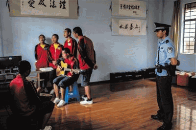 揭秘女子强制戒毒所：戒断就像“渡河”