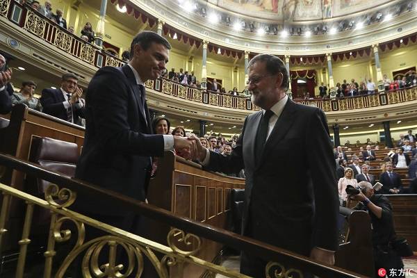 西班牙首相拉霍伊遭弹劾下台