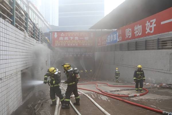 达州通川区塔石路塔沱市场发生火灾致1人死亡