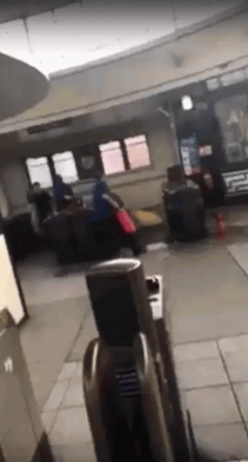 英国一地铁站爆炸