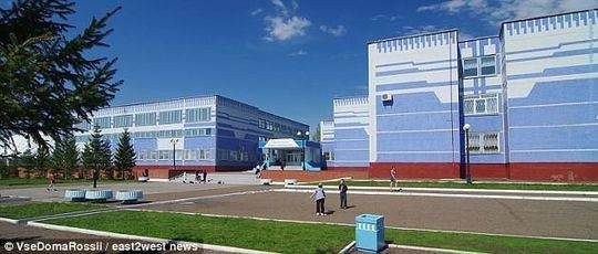 鞑靼斯坦市第十中学。