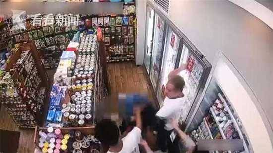 女店员提醒遭对方2男毒打