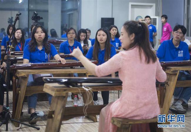 台湾青年学子的国粹国乐体验课