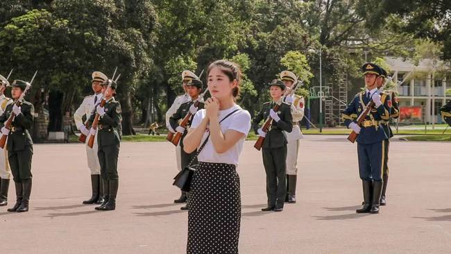 感动！礼兵向妻子求婚,驻香港部队三军仪仗队神助攻