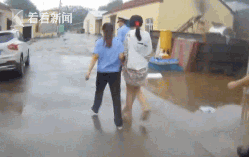 少女深夜偷盗保险柜