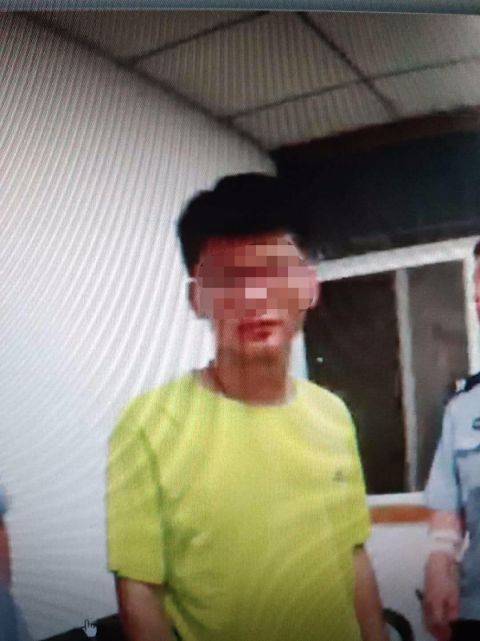 大学生偷拍女邻居洗澡被拘留