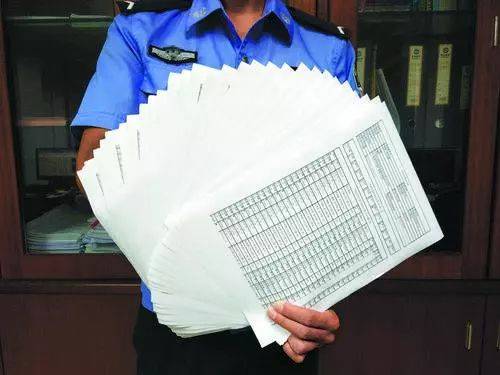 惊呆!外卖小哥骑车违章959宗 需扣3351分罚近18万