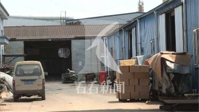 货车倒车不慎撞死奶奶 3岁孩子从车底爬出侥幸存活