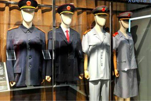 今夏法官服换新装：细数新中国历史上人民法院制服的六次换装