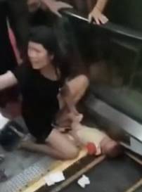 永州一超市电梯绞断一岁女婴手臂 外国网友这么说