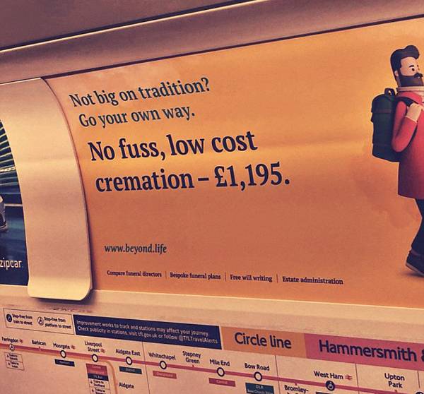 伦敦地铁现“低价无忧火化”广告引发网友嘲讽