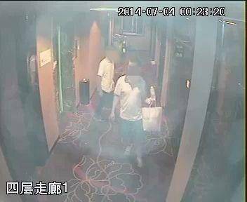 保险箱大盗潜逃4年多，不敢看病、不敢出远门，常看法制节目受感化，鼓起勇气自首！