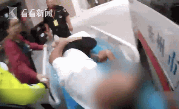 男子为躲检查跳桥摔断腿 结果酒精检测为“0”