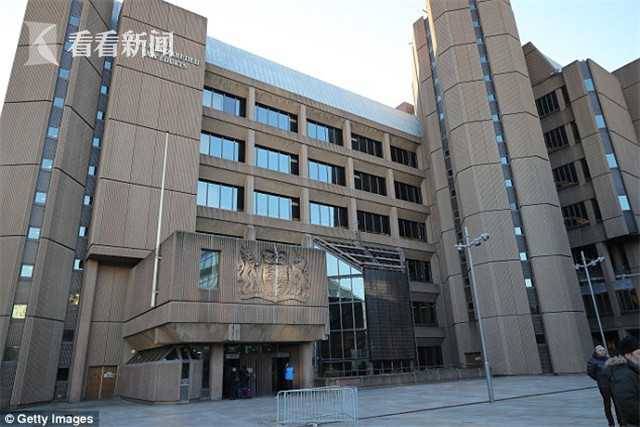 62岁男子将妻子闷死 讲述因果引陪审团落泪获轻判